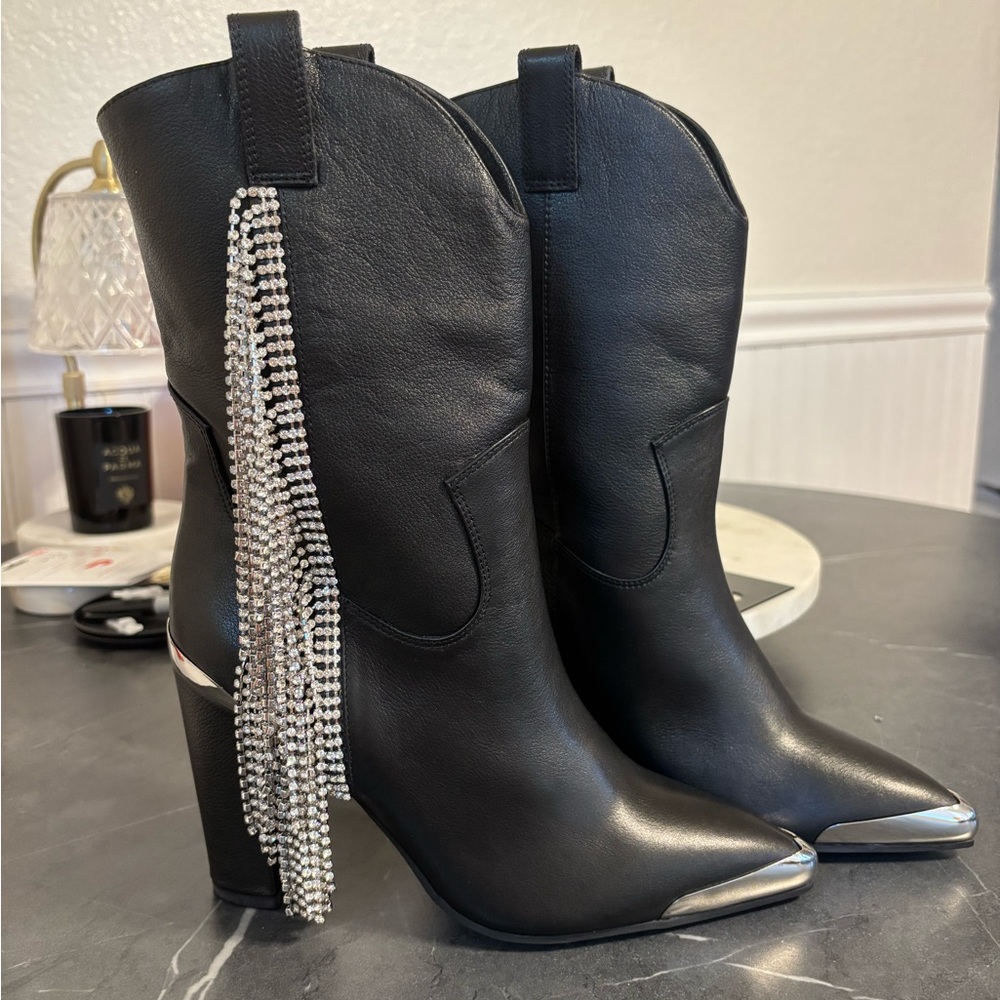 NEW Daniel X Diamond US 6 Western Boots With Crystal Tassel. Genuine leather.